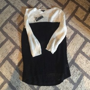 NWT 🌺 Apt 9 sweater