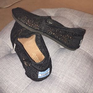 Black Lace TOMS
