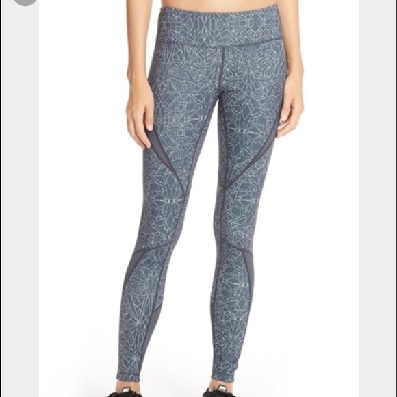 Zella Live-In Stargazer leggings in graphite NWOT
