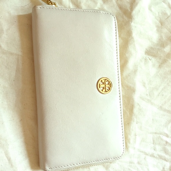 White Tory Burch wallet