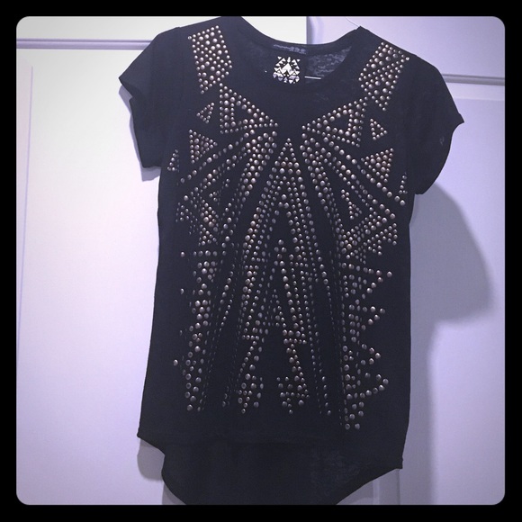 Black tee