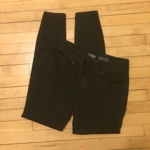 High waisted black skinny jean