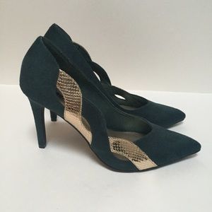 Gorgeous Green & Gold Pumps