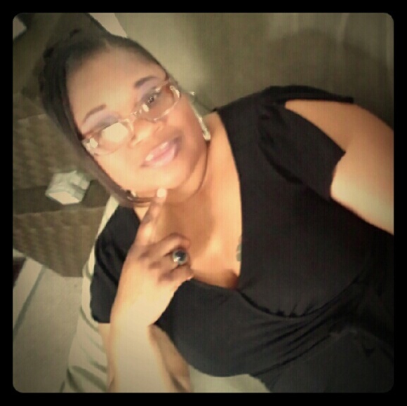 Meet your Posher, Libbie - Picture 1 of 1