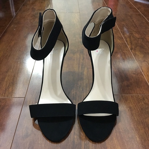 black nubuck heels - Picture 2 of 4