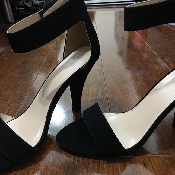 black nubuck heels - Picture 3 of 4