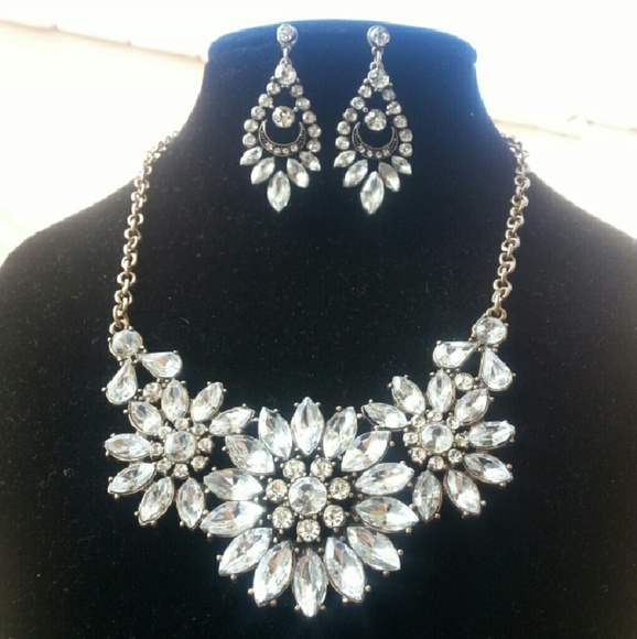 Necklace / Earring Set