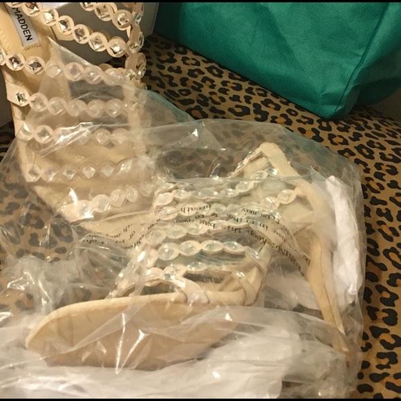 Shining Blush colored Strappy heels - Picture 3 of 4