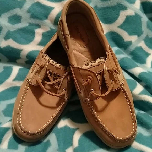 Brown and cheetah boat shoes !