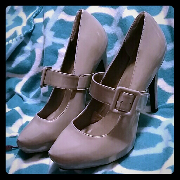 Grey stilettos!