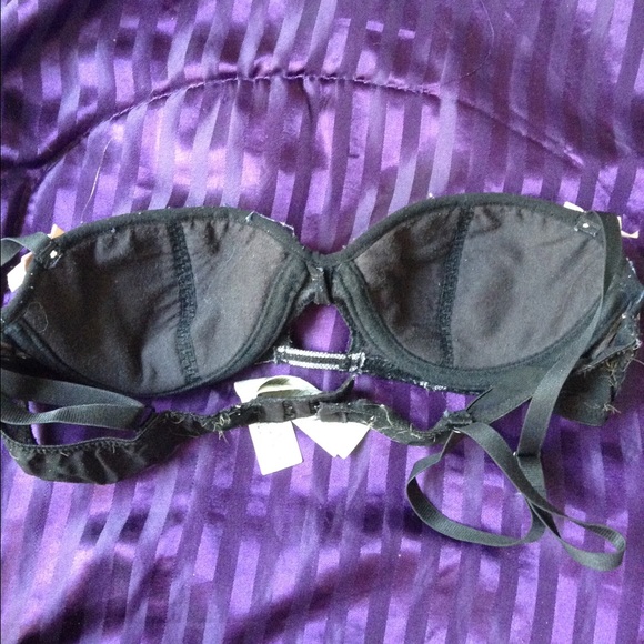 Adorable Lace Bra - Picture 2 of 4