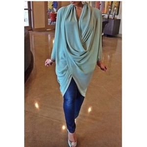 Cross swoop top