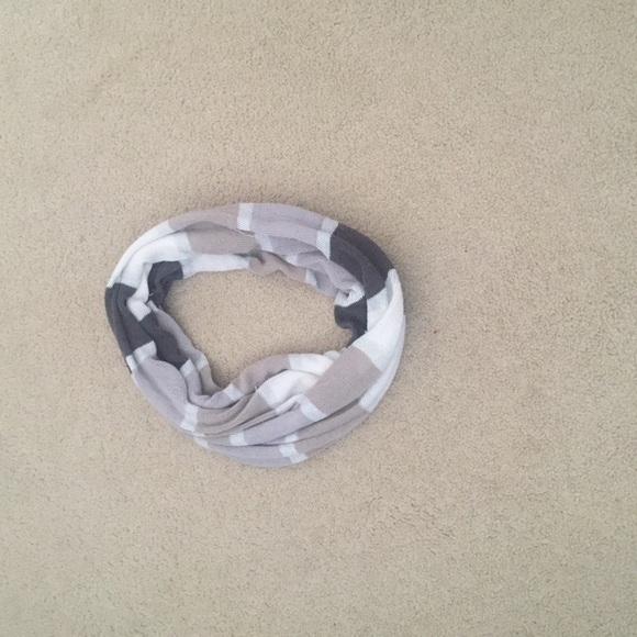 Infinity scarf