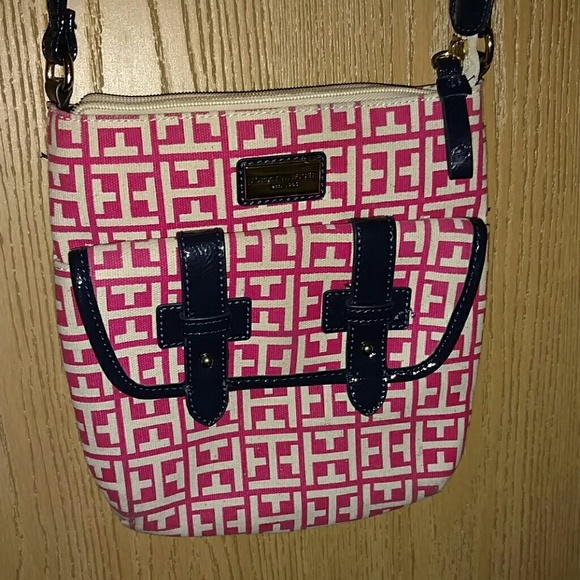 Tommy Hilfiger crossbody!