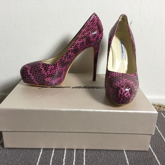 *SOLD*$750 NWT Brian Atwood maniac elaphe pump