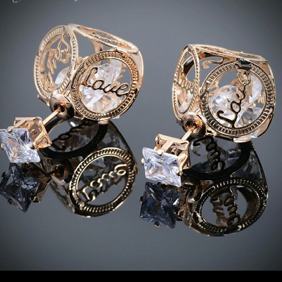 Gold stud love earrings