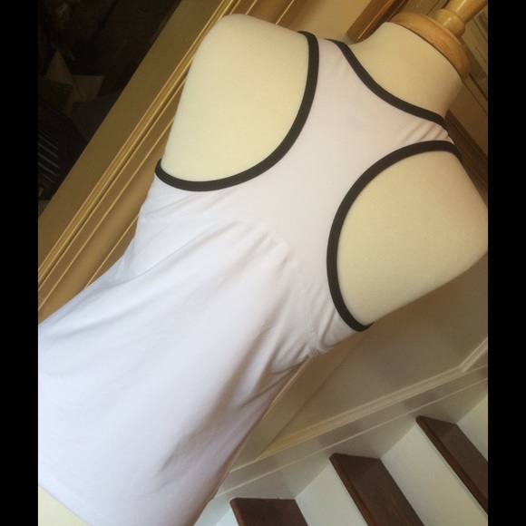 Reebok Racerback Exercise Top NWOT - Picture 2 of 4