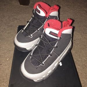 Jordan 9 Retro (Black/Gym Red-MTLC Platinum)