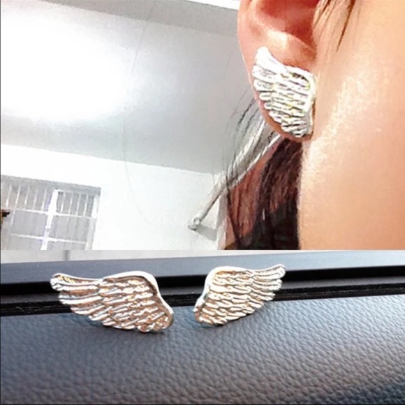 (H3) Pearl Wing Earrings - Picture 2 of 4