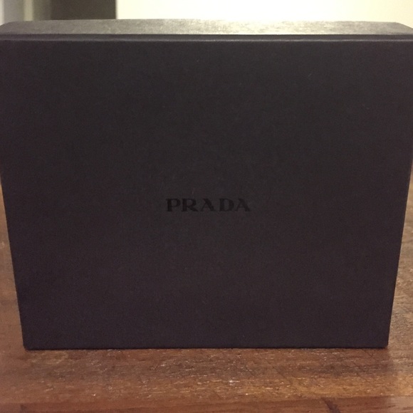 Authentic Prada Portafoglio Wallet - Picture 4 of 4