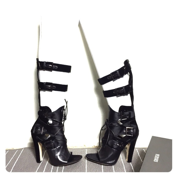 New Versus sexy buckled heeled boots