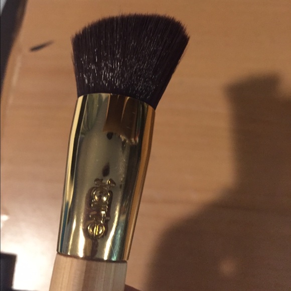 Tarte contour brush - Picture 2 of 3