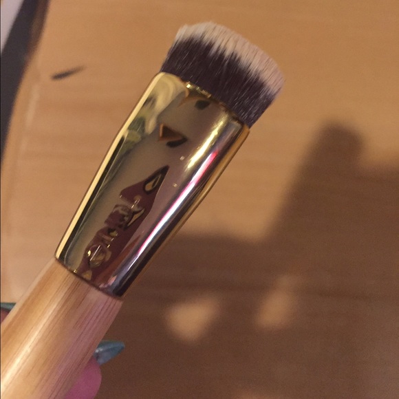 Tarte contour brush - Picture 3 of 3