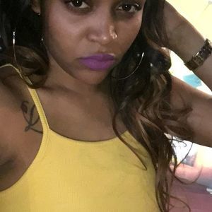 Meet your Posher, Leslie