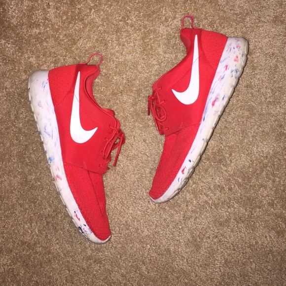 Nike Shoes - Nike Roshe Run Sz 10.5