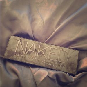 Urban Decay Smoky Naked Palette