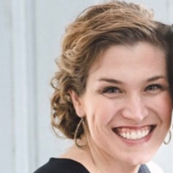 Meet your Posher, Charlene - Picture 2 of 3