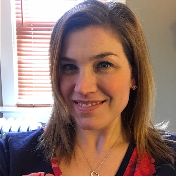 Meet your Posher, Charlene - Picture 3 of 3