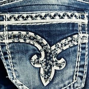 NWOT Rock Revival Sherry Easy Straight Sz 28/34