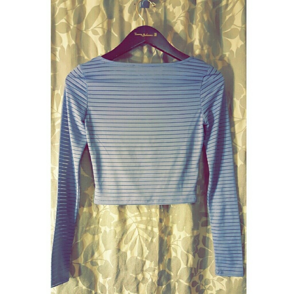 💙CLEARANCE💙 Baby Blue & Mesh Crop Top - Picture 2 of 3