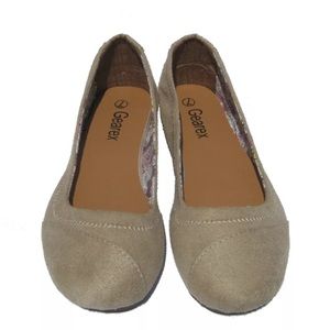 NEW Gearex Size 10 Tan Flats