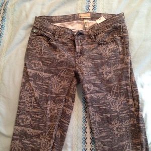Roxy Hawaiian print jeans