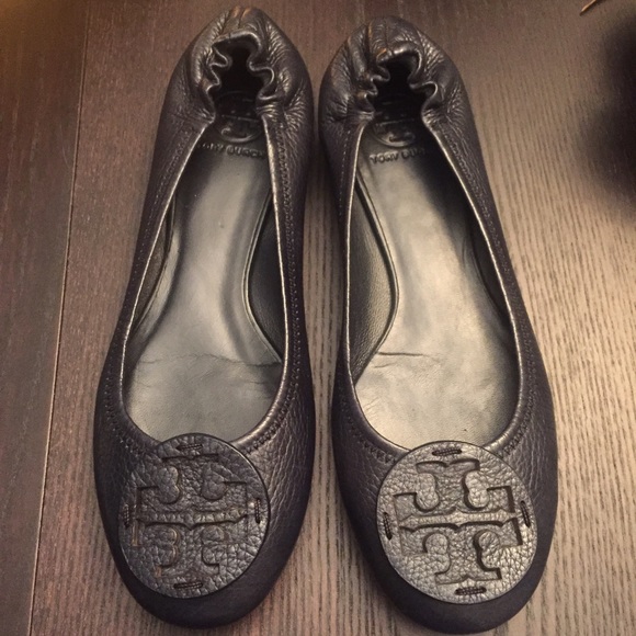 Tory Burch Navy Tumbled Leather Reva Flat Size 8.5