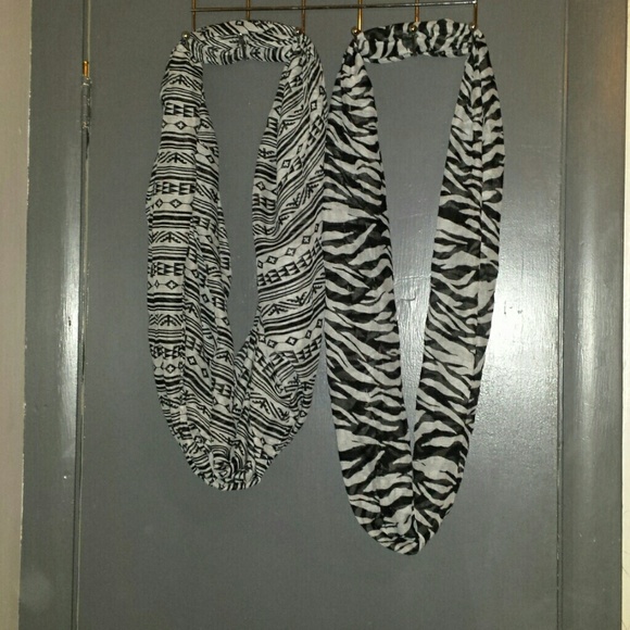 2 white and black scarfs - Picture 3 of 4