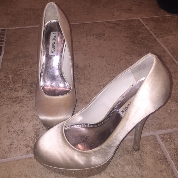 Steve Madden pumps