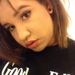 Meet your Posher, Kelani