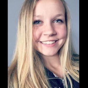 Meet your posher, Jocelyn