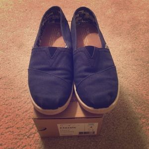 TOMS - classic navy slip on