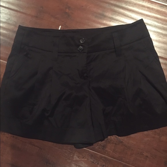 Bebe ~ Joyce ~ cut off shorts ~ Size 8
