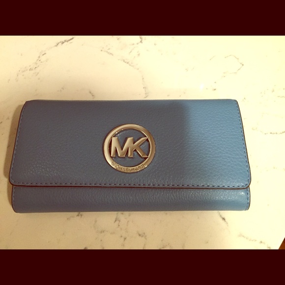 SALE❗️Michael Kors wallet brand new!!