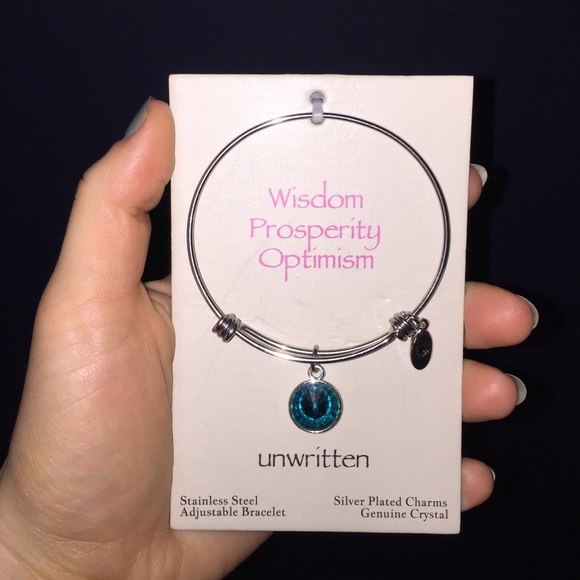 Bracelet. Genuine crystal. March birthstone