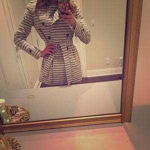 Banana Republic rain coat/short trench in xxs