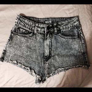 BDG HIGH RISE ACID WASH DENIM CHEEKY CUTOFF SHORTS