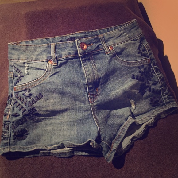 Denim Dollhouse Short Shorts