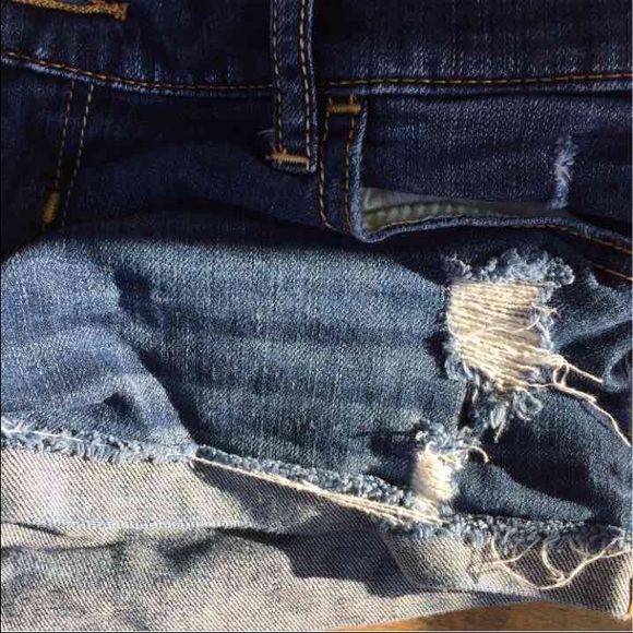 •SOLD ON Ⓜ•️Hollister distressed shorts size 3 - Picture 4 of 4