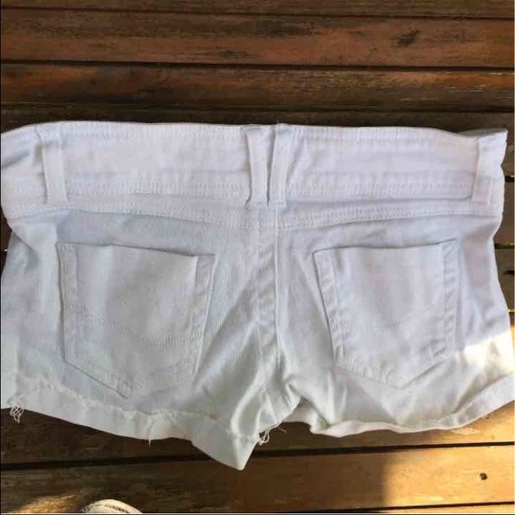 •SOLD ON Ⓜ️•Blue Asphalt distressed shorts size 3 - Picture 2 of 3